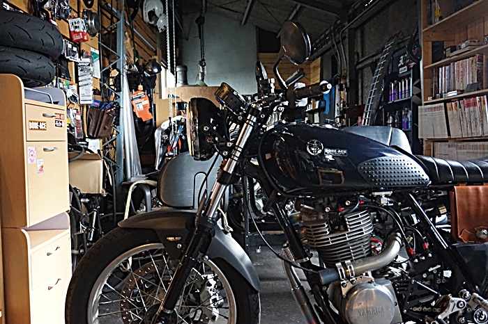 sr400 ボアエース　ヘッドライトステー廃盤品