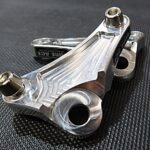 SR400/500 新型エンジンマウントステー